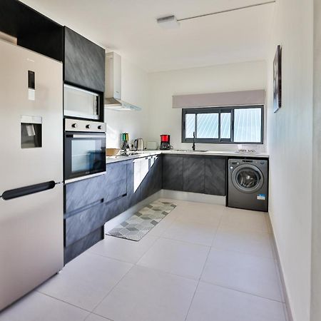 Oceanbreeze Apartments Mont Choisy Екстериор снимка