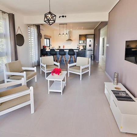 Oceanbreeze Apartments Mont Choisy Екстериор снимка